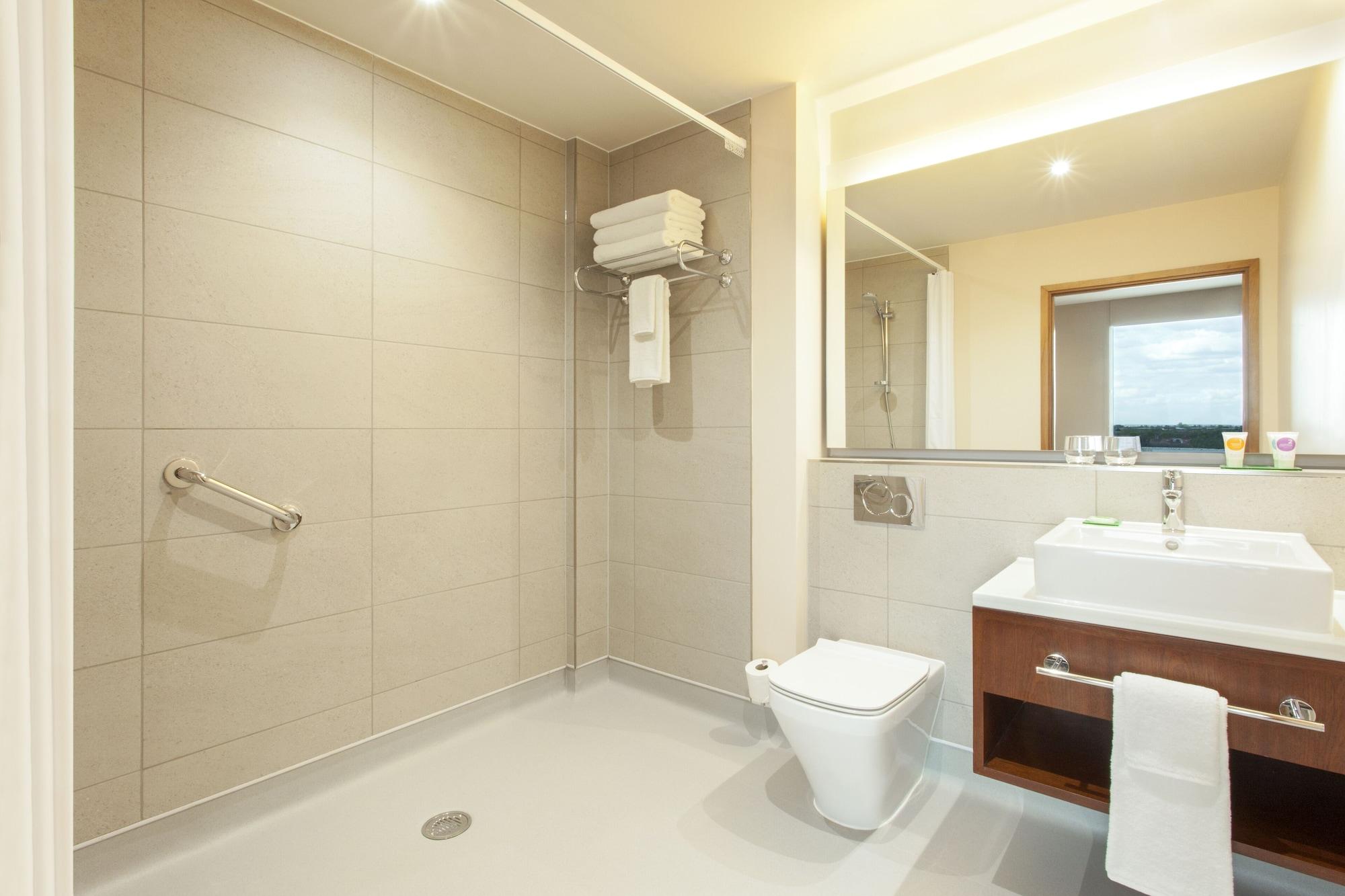 Hyatt Place West London Hayes Hillingdon Bagian luar foto