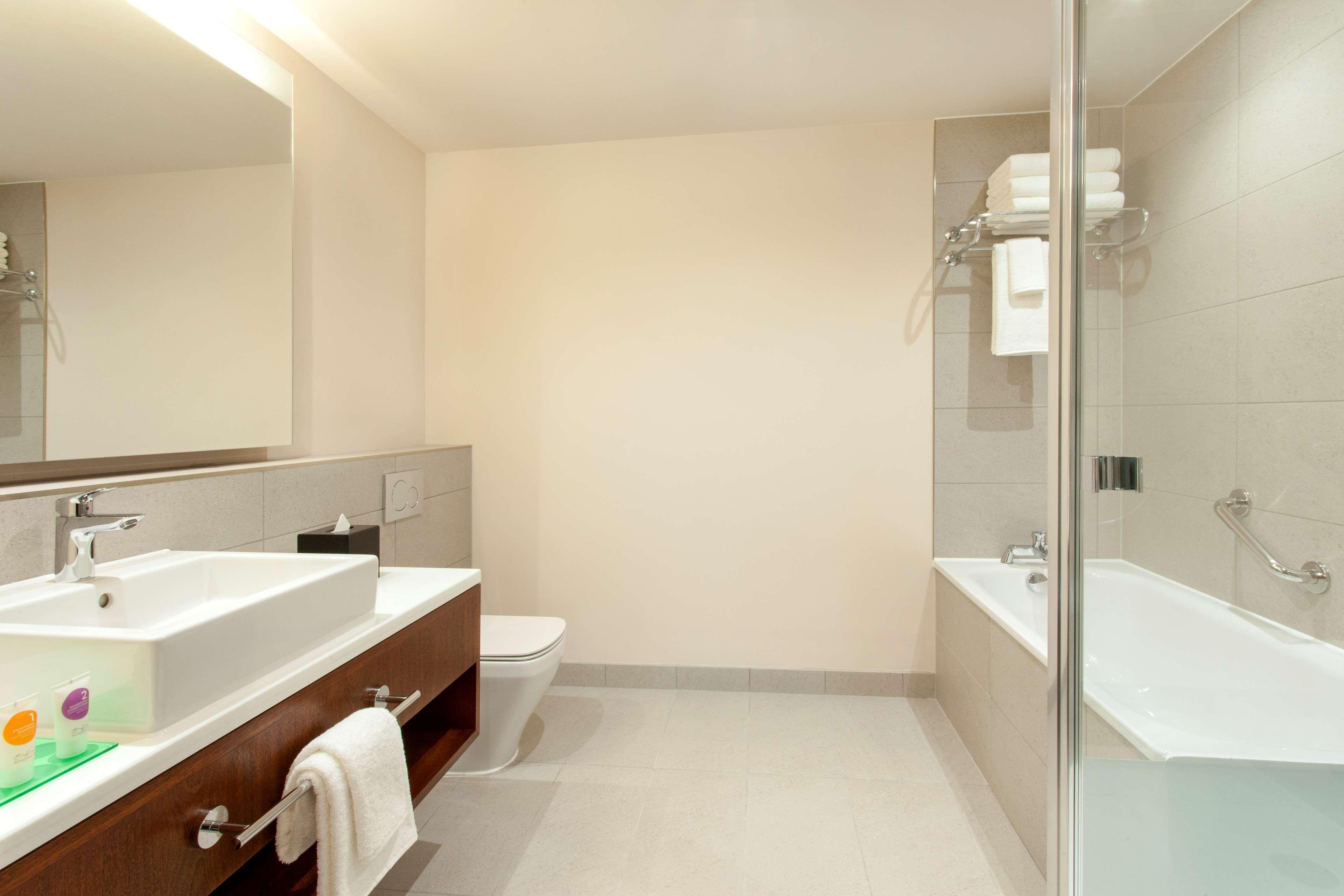 Hyatt Place West London Hayes Hillingdon Bagian luar foto